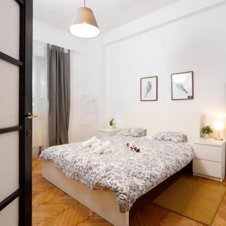 Old Charm Apartment *